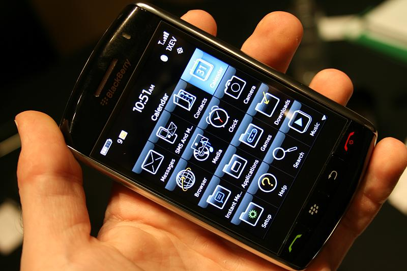 Illustration for article titled BlackBerry Storm First Hands On
